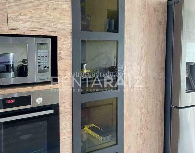 Apartamento de 3 alcobas en venta en El Poblado, Medellín, 220 m² · foto 2 de 10