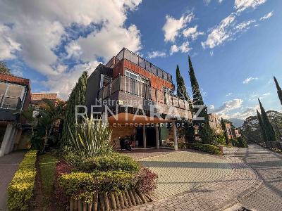 Casa de 4 alcobas en venta en La Calleja, Envigado, 343 m² · foto 3 de 20