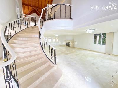 Casa de 4 alcobas en venta en San Lucas, Medellín, 735 m² · foto 2 de 20