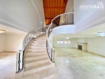 Casa de 4 alcobas en venta en San Lucas, Medellín, 735 m² · foto 3 de 20