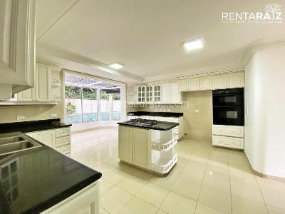 Casa de 4 alcobas en venta en San Lucas, Medellín, 735 m² · foto 7 de 20