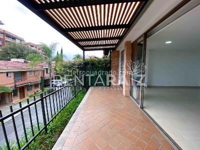 Casa de 3 alcobas en venta en Loma Benedictinos, Envigado, 153 m² · foto 3 de 20