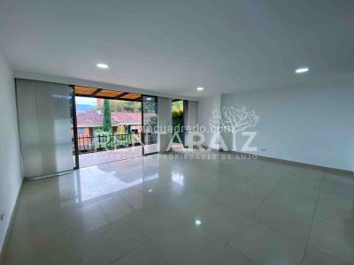 Casa de 3 alcobas en venta en Loma Benedictinos, Envigado, 153 m² · foto 17 de 20
