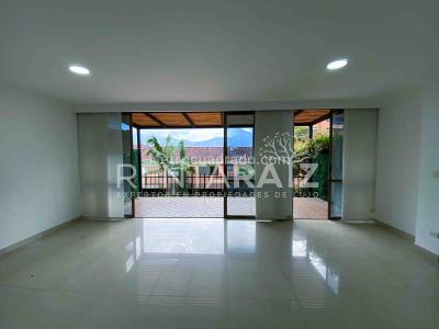 Casa de 3 alcobas en venta en Loma Benedictinos, Envigado, 153 m² · foto 19 de 20