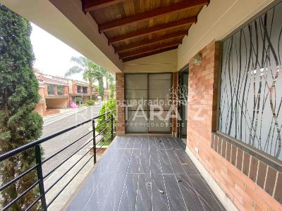 Casa de 3 alcobas en venta en Los Benedictinos, Envigado, 274 m² · foto 16 de 20