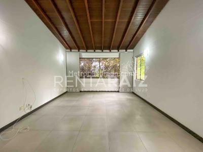 Casa de 3 alcobas en venta en Los Benedictinos, Envigado, 274 m² · foto 19 de 20
