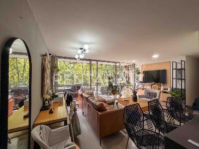 Apartamento de 3 alcobas en venta en Los Balsos El Poblado, Medellín, 82 m² · foto 2 de 20