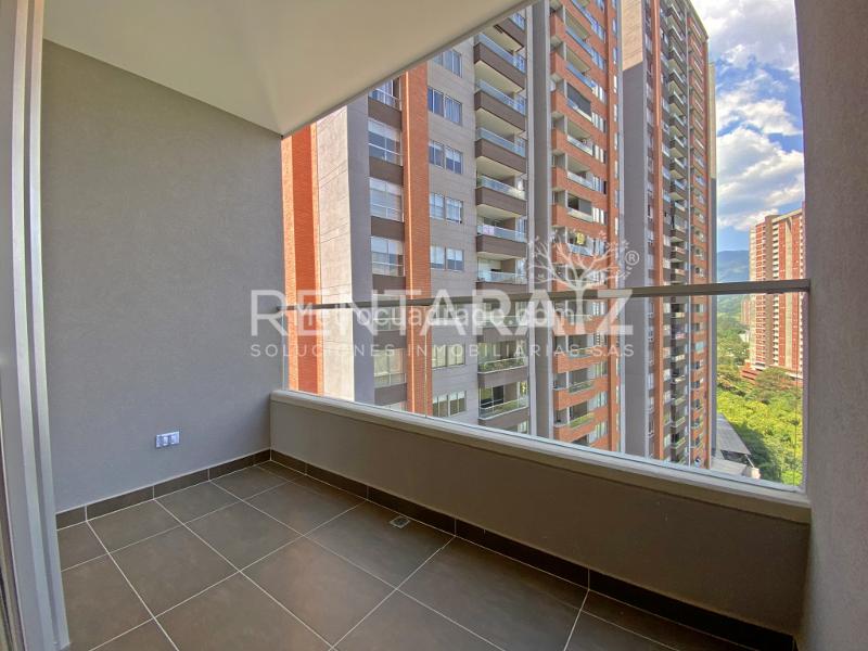 Elegant 3BR Apartment for First-Time Use in Suramérica - 4