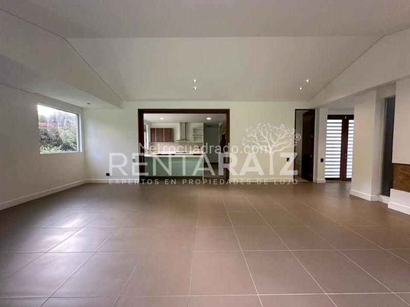 Spectacular 3BR House for Rent in Alto de las Palmas - 2