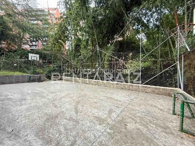 Casa de 3 alcobas en venta en La Inmaculada, Envigado, 300 m² · foto 2 de 20