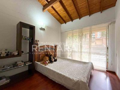 Casa de 3 alcobas en venta en La Inmaculada, Envigado, 300 m² · foto 9 de 20