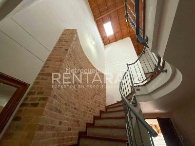 Casa de 3 alcobas en venta en La Inmaculada, Envigado, 300 m² · foto 17 de 20