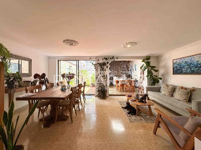 Casa de 4 alcobas en venta en Intermedia, Envigado, 204 m² · foto 2 de 20