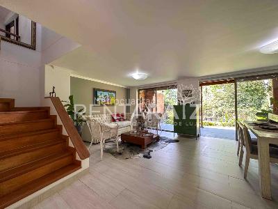 Casa de 3 alcobas en venta en Intermedia, Envigado, 240 m² · foto 4 de 20