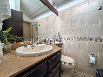 Casa de 3 alcobas en venta en Intermedia, Envigado, 240 m² · foto 18 de 20
