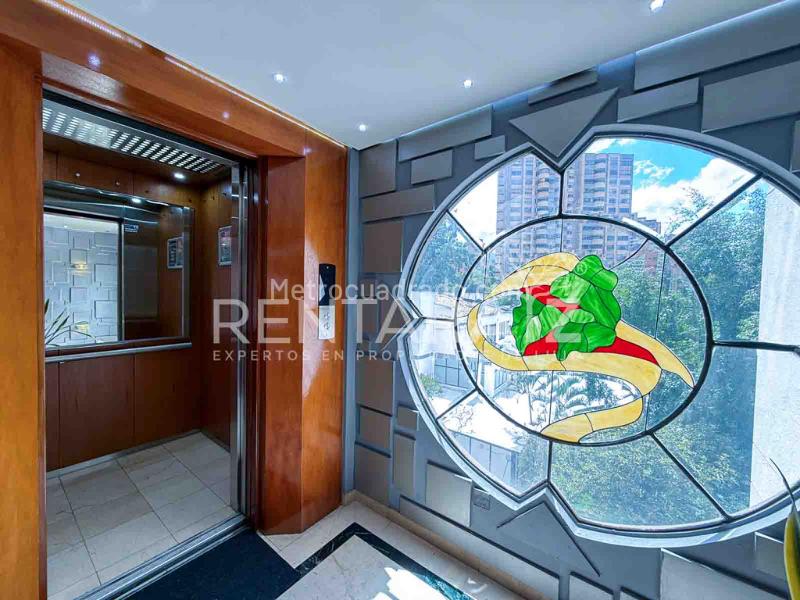 Apartamento Exclusivo de 3 Alcobas en Loma de los Parra - 2