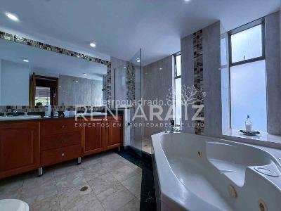 Apartamento de 3 alcobas en arriendo en Loma De Los Parra, Medellín, 260 m² · foto 18 de 20