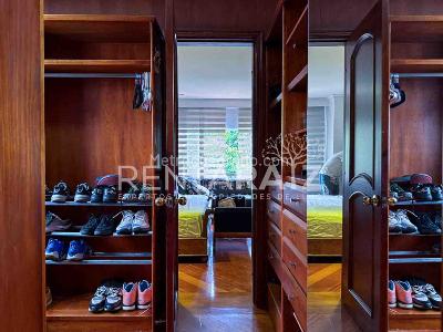 Apartamento de 3 alcobas en arriendo en Loma De Los Parra, Medellín, 260 m² · foto 19 de 20