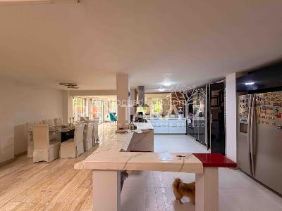 Casa de 4 alcobas en venta en Milla De Oro, Medellín, 540 m² · foto 2 de 20