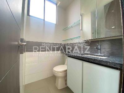 Apartamento de 3 alcobas en arriendo en Castropol Poblado, Medellín, 172 m² · foto 12 de 20