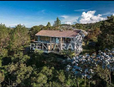 Casa de 4 alcobas en venta en Loma Del Escobero, Envigado, 580 m² · foto 2 de 20