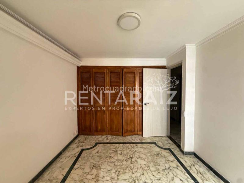 Spacious 4BR Apartment in Laureles - 5