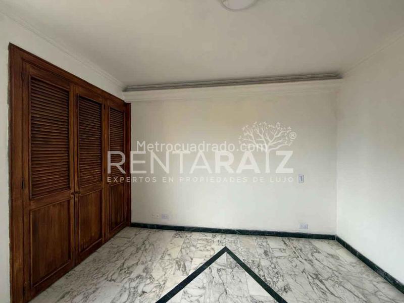 Spacious 4BR Apartment in Laureles - 7