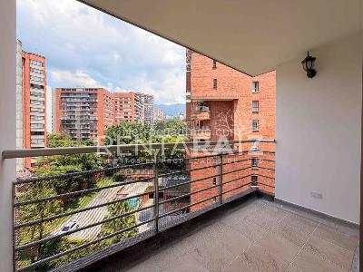 Apartamento de 3 alcobas en arriendo en Los Balsos, Medellín, 97 m² · foto 2 de 20