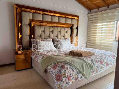 Casa en venta en Loma Del Escobero, Envigado · foto 10 de 18