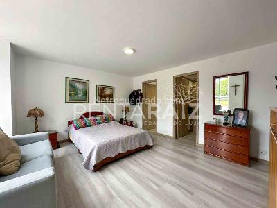 Apartamento de 4 alcobas en venta en Las Palmas, Medellín, 210 m² · foto 10 de 20