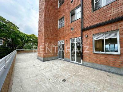 Apartamento de 4 alcobas en venta en Las Palmas, Medellín, 210 m² · foto 3 de 20