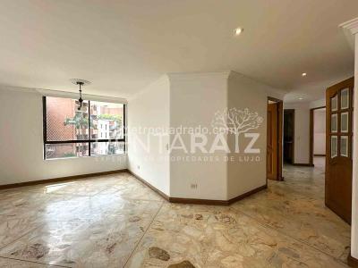 Apartamento de 3 alcobas en venta en Laureles, Medellín, 131 m² · foto 10 de 20