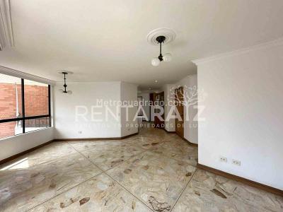 Apartamento de 3 alcobas en venta en Laureles, Medellín, 131 m² · foto 2 de 20