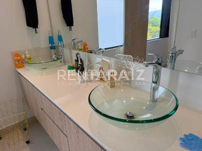 Casa de 3 alcobas en venta en San Lucas, Medellín, 270 m² · foto 16 de 20