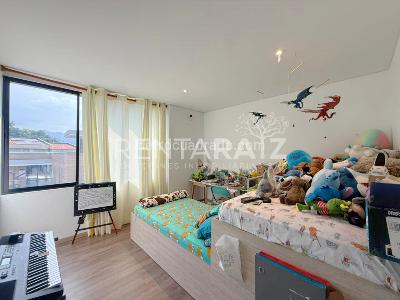 Casa de 3 alcobas en venta en San Lucas, Medellín, 270 m² · foto 17 de 20