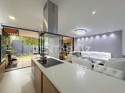 Casa de 3 alcobas en venta en San Lucas, Medellín, 225 m² · foto 2 de 20