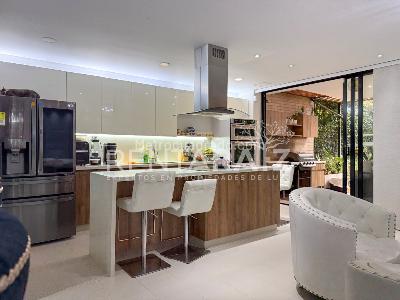 Casa de 3 alcobas en venta en San Lucas, Medellín, 225 m² · foto 5 de 20