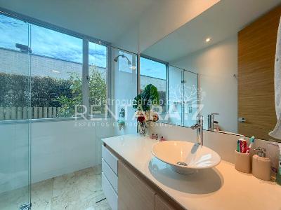 Casa de 3 alcobas en venta en Las Palmas, Medellín, 345 m² · foto 13 de 20