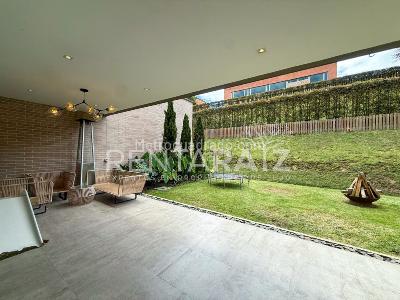 Casa de 3 alcobas en venta en Las Palmas, Medellín, 345 m² · foto 5 de 20