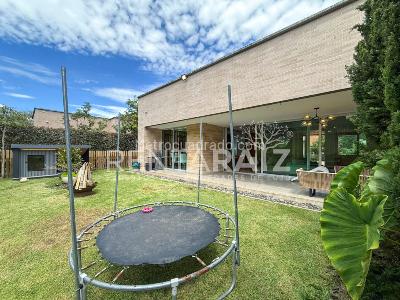 Casa de 3 alcobas en venta en Las Palmas, Medellín, 345 m² · foto 8 de 20