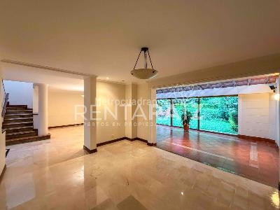 Casa de 3 alcobas en venta en Poblado Balsos, Medellín, 257 m² · foto 10 de 20