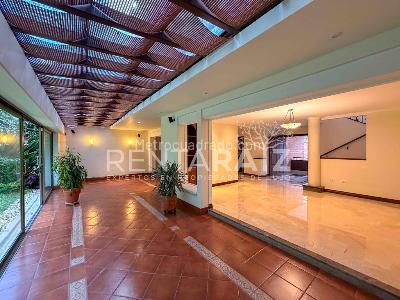 Casa de 3 alcobas en venta en Poblado Balsos, Medellín, 257 m² · foto 12 de 20