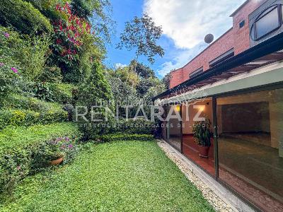 Casa de 3 alcobas en venta en Poblado Balsos, Medellín, 257 m² · foto 2 de 20