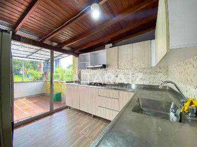 Casa de 3 alcobas en arriendo en Loma De Los Parra, Medellín, 120 m² · foto 3 de 20
