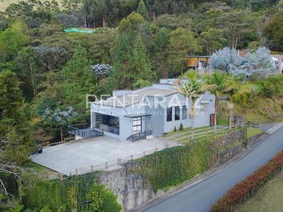 Casa de 3 alcobas en arriendo en Las Palmas Medellin, Envigado, 350 m² · foto 4 de 20