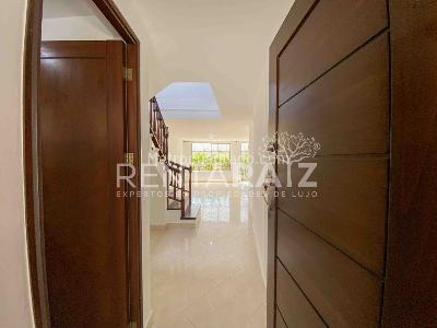 Casa de 3 alcobas en arriendo en Los Benedictinos, Envigado, 200 m² · foto 2 de 20