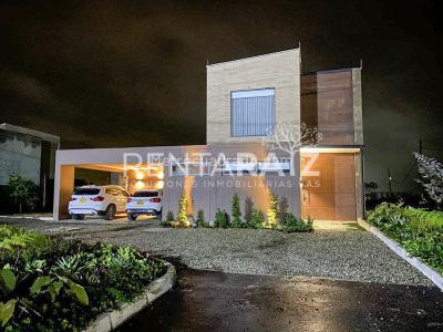 Casa de 3 alcobas en venta en Las Palmas, Medellín, 1650 m² · foto 4 de 20