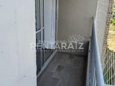 Apartamento de 2 alcobas en venta en Loma De San Jose, Sabaneta, 63 m² · foto 3 de 20