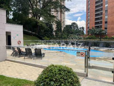 Apartamento de 3 alcobas en arriendo en El Poblado, Medellín, 96 m² · foto 5 de 20