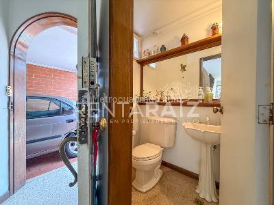Casa de 3 alcobas en venta en El Poblado, Medellín, 187 m² · foto 9 de 20